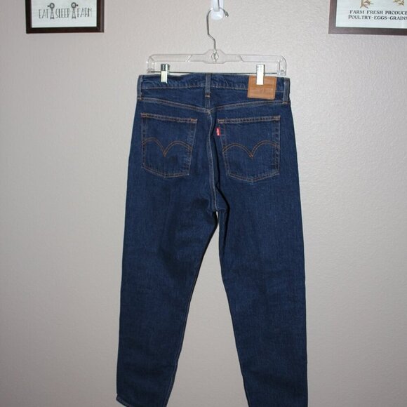 Levi's Women's Premium Wedgie Straight Jeans Button Fly Big "E" Size 29 Med Wash - Picture 2 of 11